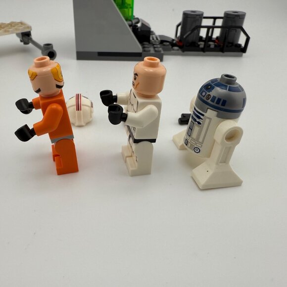 75235 LEGO Star Wars 4 Plus X-wing Starfighter Trench Run Instructions & Minifig - Picture 10 of 11